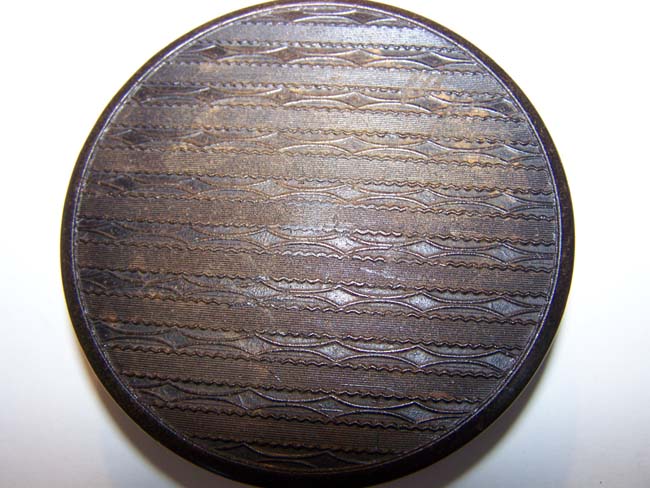 A fine and Rare 19th century Pressed Horn Snuff Box commemorating a Naval action between the French Admiral Bisson and Greek pirates on November 4, 1827.   — image 3